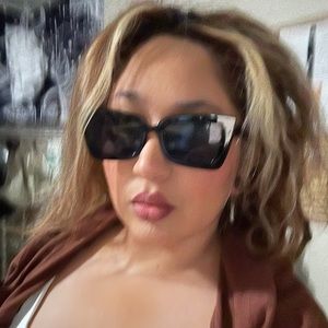 Meet your Posher, Georgette